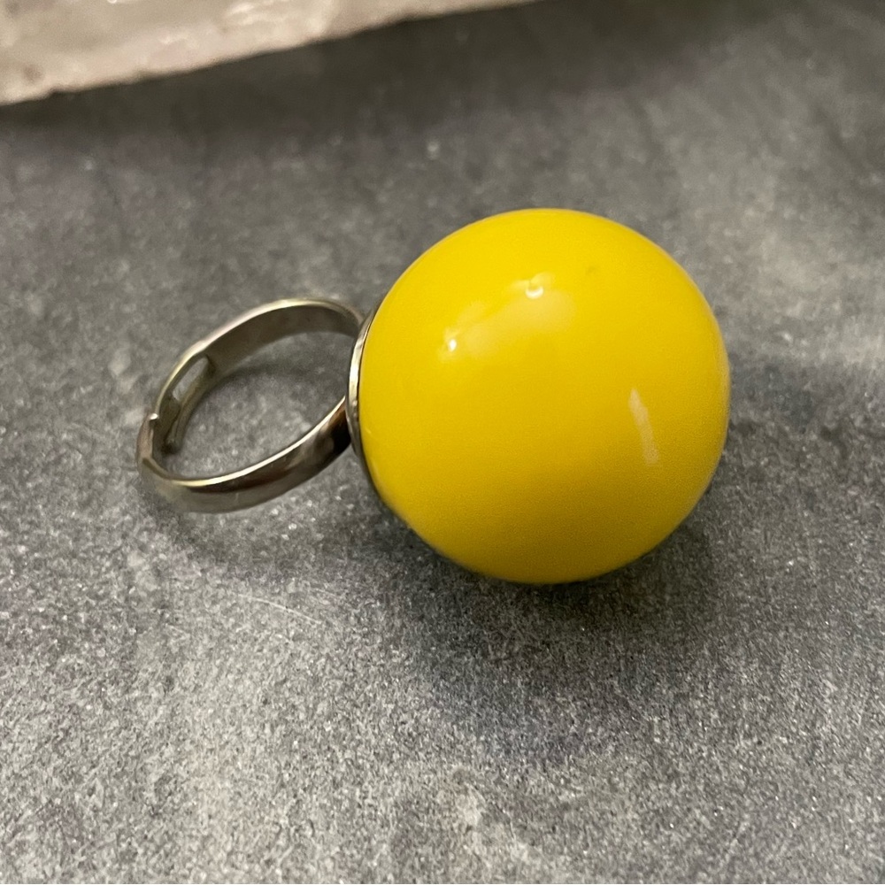 Vintage Yellow Ball Statement Ring - Picture 11 of 12